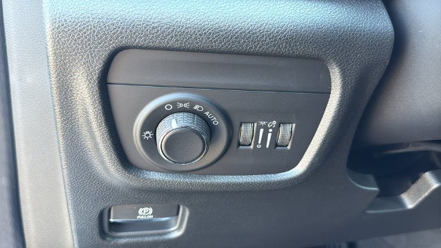 2027 Jeep Grand Cherokee GRAND CHEROKEE LAREDO X 4X4