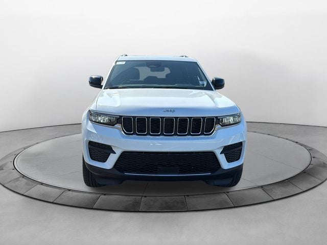 2027 Jeep Grand Cherokee GRAND CHEROKEE LAREDO X 4X4