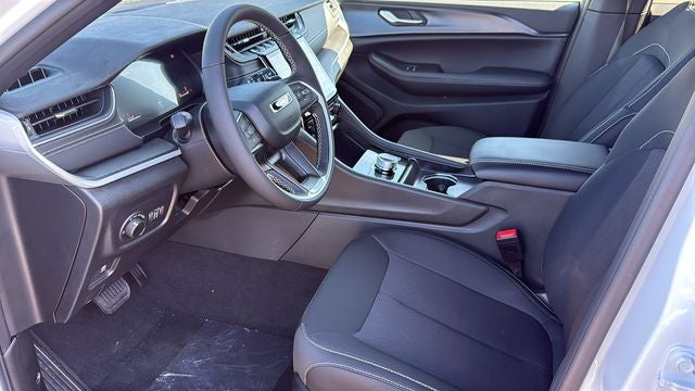 2027 Jeep Grand Cherokee GRAND CHEROKEE LAREDO X 4X4