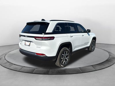 2027 Jeep Grand Cherokee GRAND CHEROKEE LAREDO X 4X4