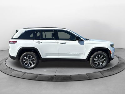 2027 Jeep Grand Cherokee GRAND CHEROKEE LAREDO X 4X4