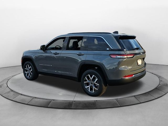 2027 Jeep Grand Cherokee Laredo X