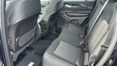 2025 Jeep Grand Cherokee GRAND CHEROKEE LAREDO X 4X4