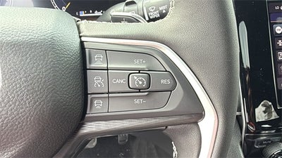 2025 Jeep Grand Cherokee GRAND CHEROKEE LAREDO X 4X4