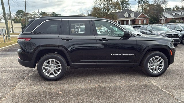 2025 Jeep Grand Cherokee GRAND CHEROKEE LAREDO X 4X4