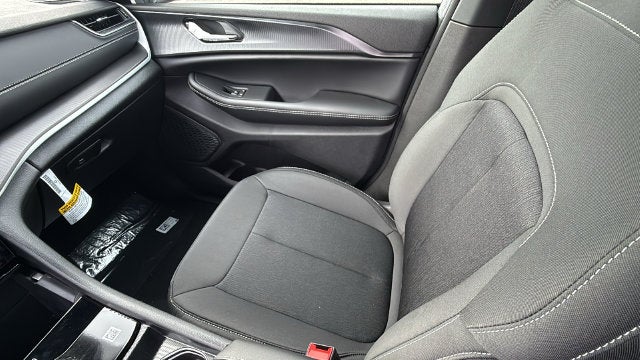 2027 Jeep Grand Cherokee GRAND CHEROKEE LAREDO 4X4