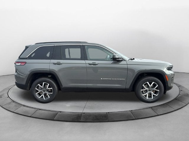 2027 Jeep Grand Cherokee GRAND CHEROKEE LAREDO 4X4
