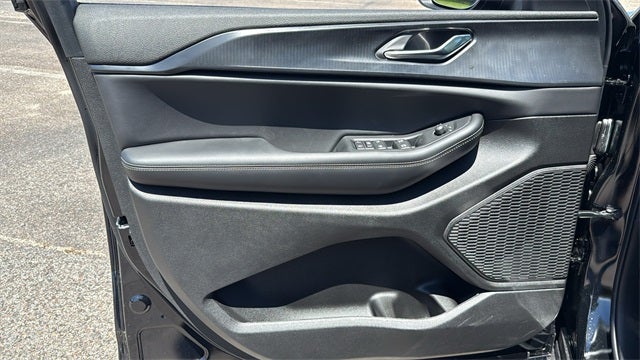 2025 Jeep Grand Cherokee GRAND CHEROKEE LAREDO 4X4