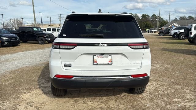 2026 Jeep Grand Cherokee GRAND CHEROKEE LAREDO X 4X4