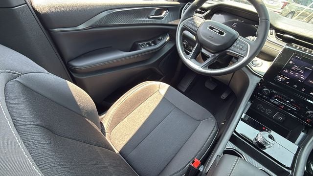 2026 Jeep Grand Cherokee GRAND CHEROKEE LAREDO X 4X4
