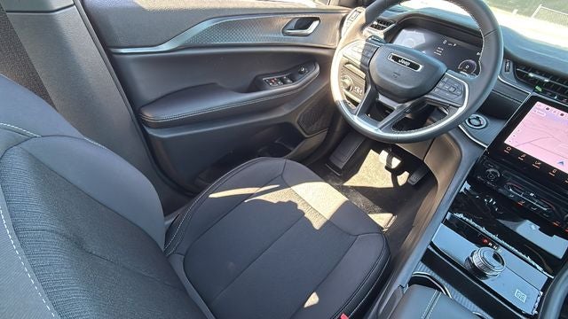 2027 Jeep Grand Cherokee GRAND CHEROKEE LAREDO 4X4