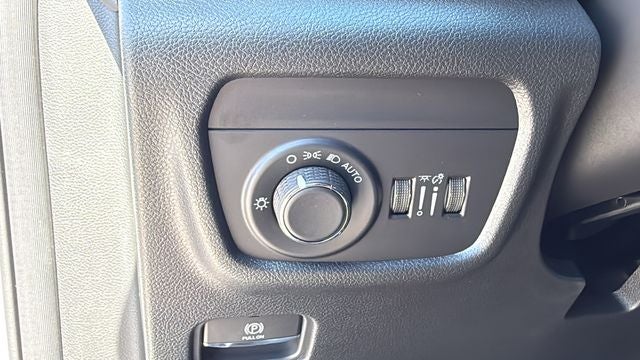 2027 Jeep Grand Cherokee GRAND CHEROKEE LAREDO 4X4