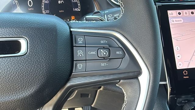 2027 Jeep Grand Cherokee GRAND CHEROKEE LAREDO 4X4
