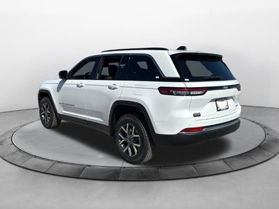 2027 Jeep Grand Cherokee GRAND CHEROKEE LAREDO 4X4