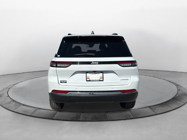 2027 Jeep Grand Cherokee GRAND CHEROKEE LAREDO 4X4