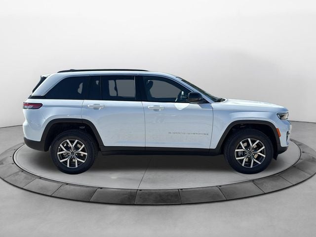 2027 Jeep Grand Cherokee GRAND CHEROKEE LAREDO 4X4