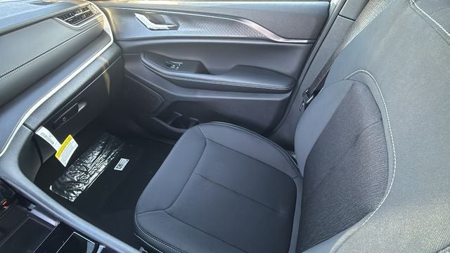 2026 Jeep Grand Cherokee GRAND CHEROKEE LAREDO X 4X4