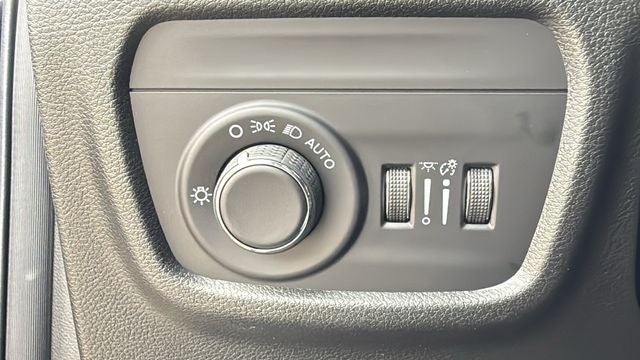 2027 Jeep Grand Cherokee GRAND CHEROKEE LAREDO 4X4