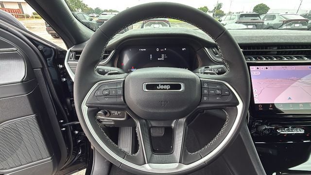 2027 Jeep Grand Cherokee GRAND CHEROKEE LAREDO 4X4