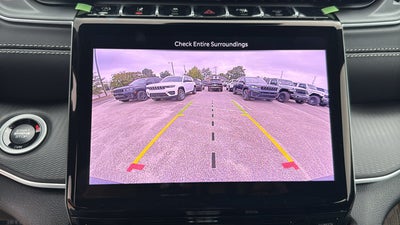 2027 Jeep Grand Cherokee GRAND CHEROKEE LAREDO 4X4