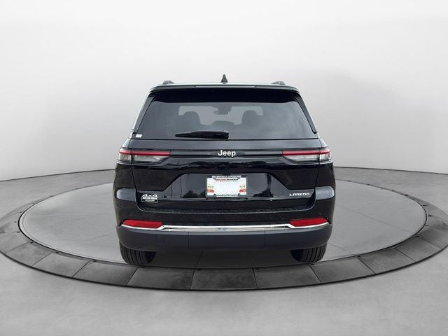 2027 Jeep Grand Cherokee GRAND CHEROKEE LAREDO 4X4