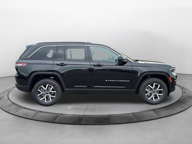 2027 Jeep Grand Cherokee GRAND CHEROKEE LAREDO 4X4