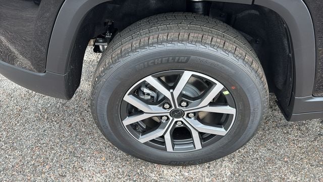 2027 Jeep Grand Cherokee GRAND CHEROKEE LAREDO 4X4