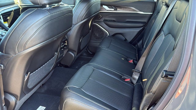 2027 Jeep Grand Cherokee GRAND CHEROKEE LIMITED RESERVE 4X4