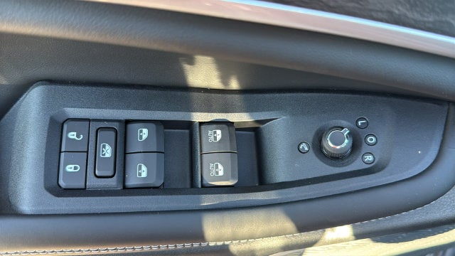 2027 Jeep Grand Cherokee GRAND CHEROKEE LIMITED RESERVE 4X4