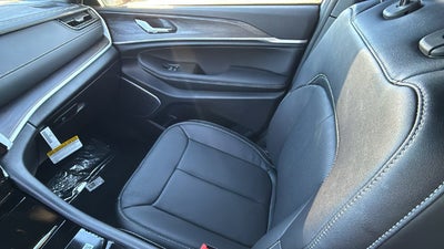 2027 Jeep Grand Cherokee GRAND CHEROKEE LIMITED RESERVE 4X4