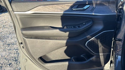 2027 Jeep Grand Cherokee GRAND CHEROKEE LIMITED RESERVE 4X4