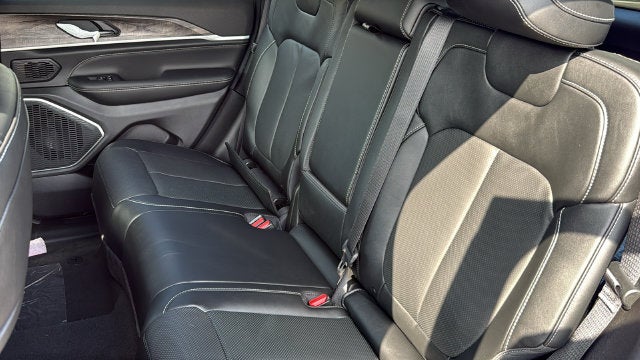 2027 Jeep Grand Cherokee GRAND CHEROKEE LIMITED RESERVE 4X4