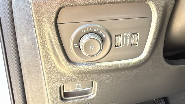 2027 Jeep Grand Cherokee GRAND CHEROKEE LIMITED RESERVE 4X4