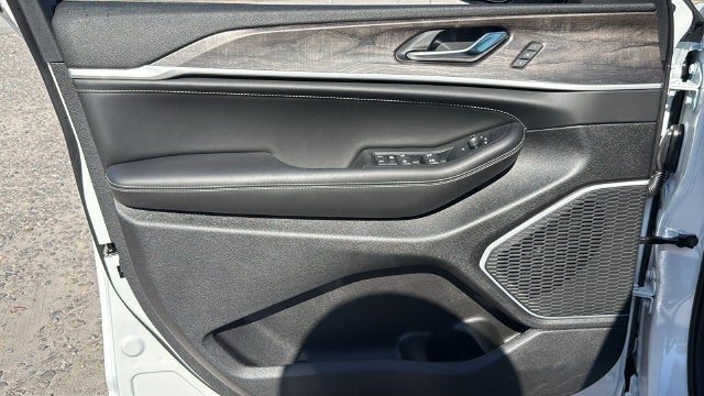 2027 Jeep Grand Cherokee GRAND CHEROKEE LIMITED RESERVE 4X4