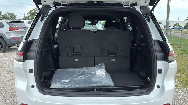 2026 Jeep Grand Cherokee GRAND CHEROKEE L LAREDO 4X2