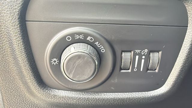 2025 Jeep Grand Cherokee GRAND CHEROKEE L LAREDO 4X2