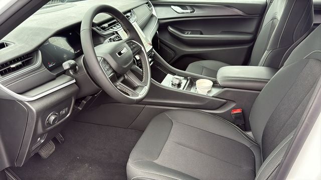 2026 Jeep Grand Cherokee GRAND CHEROKEE L LAREDO 4X2