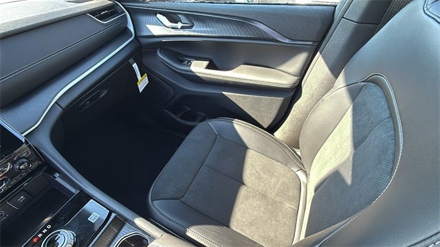 2025 Jeep Grand Cherokee GRAND CHEROKEE L ALTITUDE X 4X2