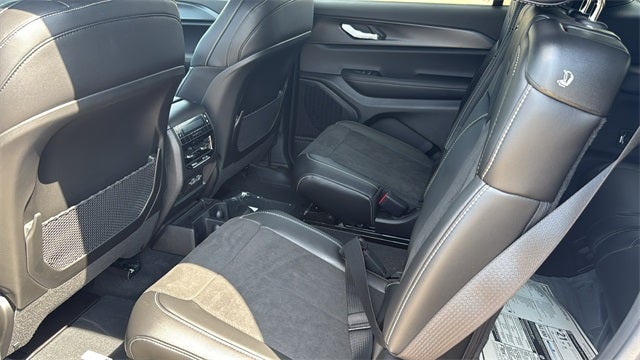 2025 Jeep Grand Cherokee GRAND CHEROKEE L ALTITUDE 4X2