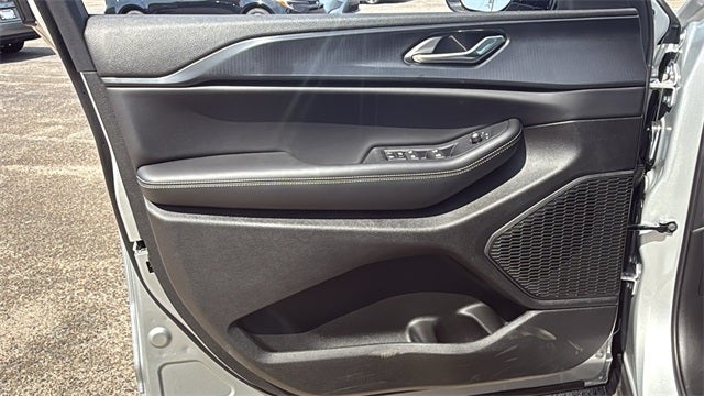 2025 Jeep Grand Cherokee GRAND CHEROKEE L ALTITUDE 4X2