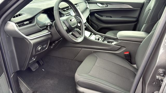 2026 Jeep Grand Cherokee GRAND CHEROKEE L LAREDO X 4X2