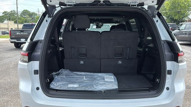 2026 Jeep Grand Cherokee GRAND CHEROKEE L LAREDO X 4X2
