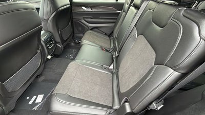 2027 Jeep Grand Cherokee GRAND CHEROKEE L LAREDO ALTITUDE 4X2