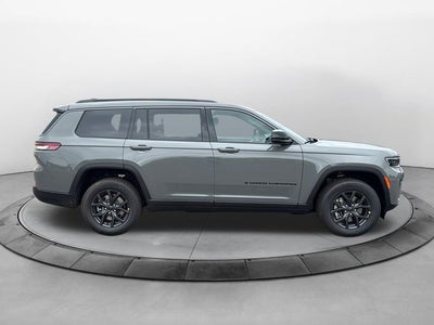 2027 Jeep Grand Cherokee GRAND CHEROKEE L LAREDO ALTITUDE 4X2