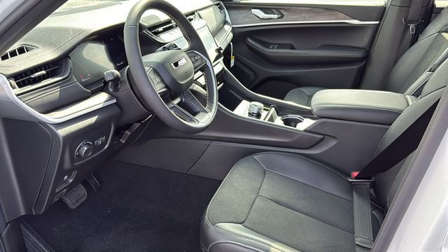 2026 Jeep Grand Cherokee GRAND CHEROKEE L LAREDO ALTITUDE 4X2