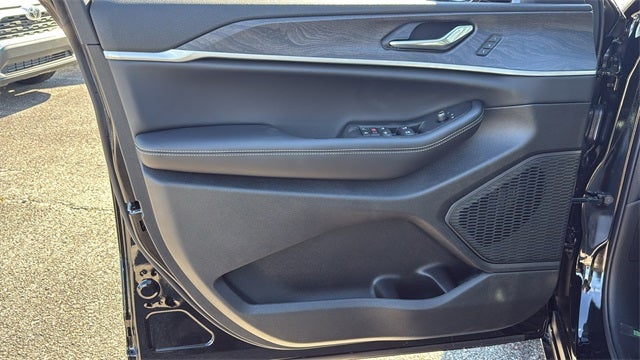 2025 Jeep Grand Cherokee GRAND CHEROKEE L LIMITED 4X2