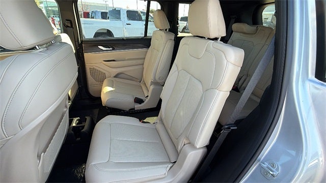 2025 Jeep Grand Cherokee GRAND CHEROKEE L LIMITED 4X2