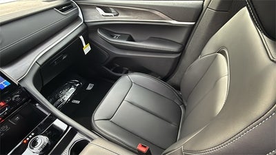 2025 Jeep Grand Cherokee GRAND CHEROKEE L LIMITED 4X2