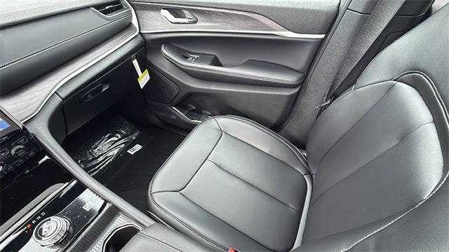 2025 Jeep Grand Cherokee GRAND CHEROKEE L LIMITED 4X2