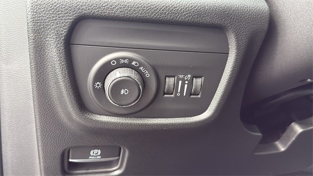 2025 Jeep Grand Cherokee GRAND CHEROKEE L LIMITED 4X2